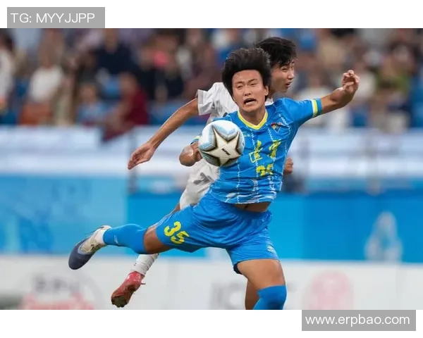中国U18足球队奋勇拼搏展现青春风采力争在国际赛场上取得佳绩